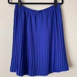 Banana Republic pleated blue skirt medium